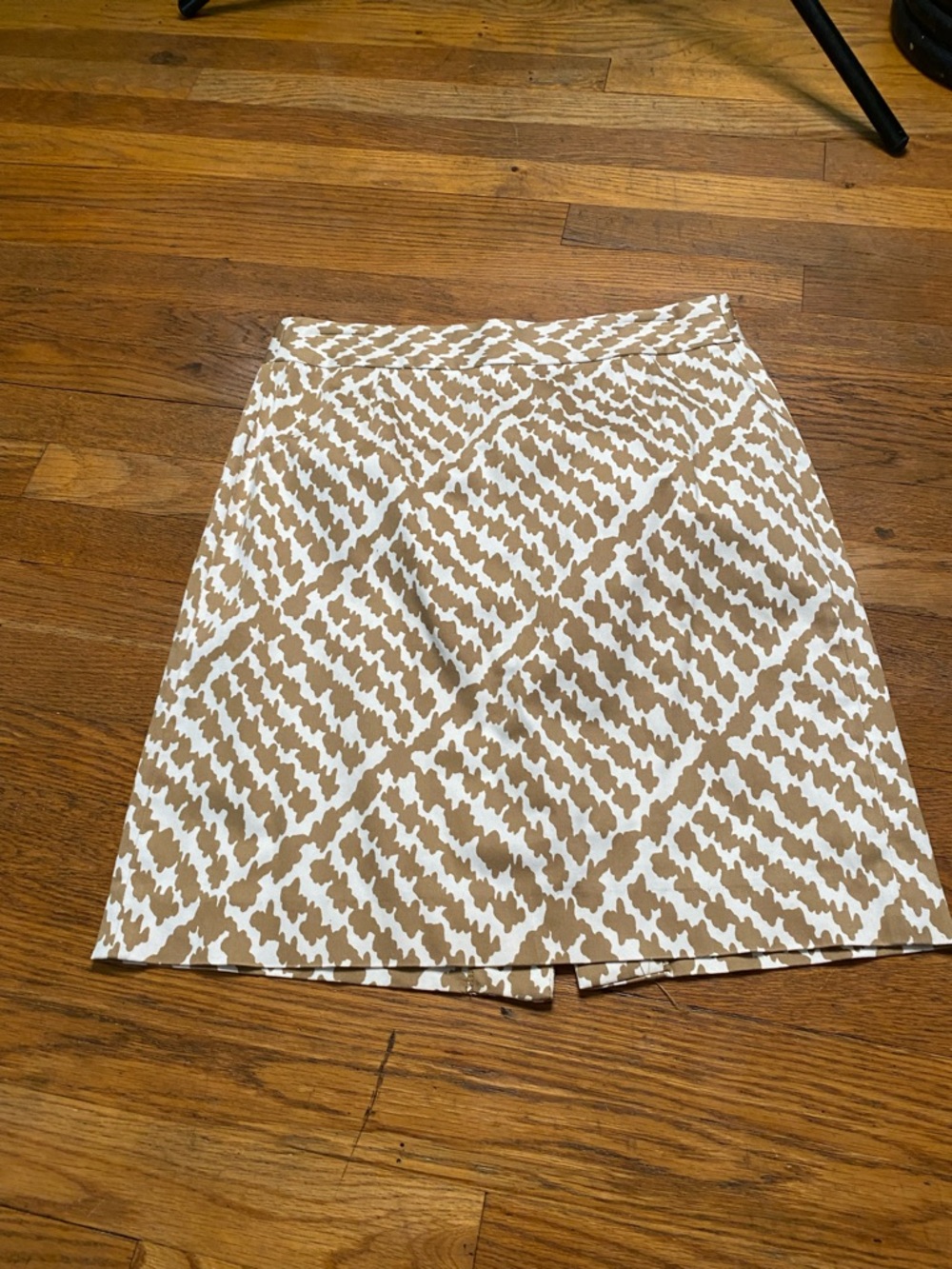 J.Crew Tan White Geometric Mini Skirt Size 8 Stretch Cotton - Picture 3 of 7